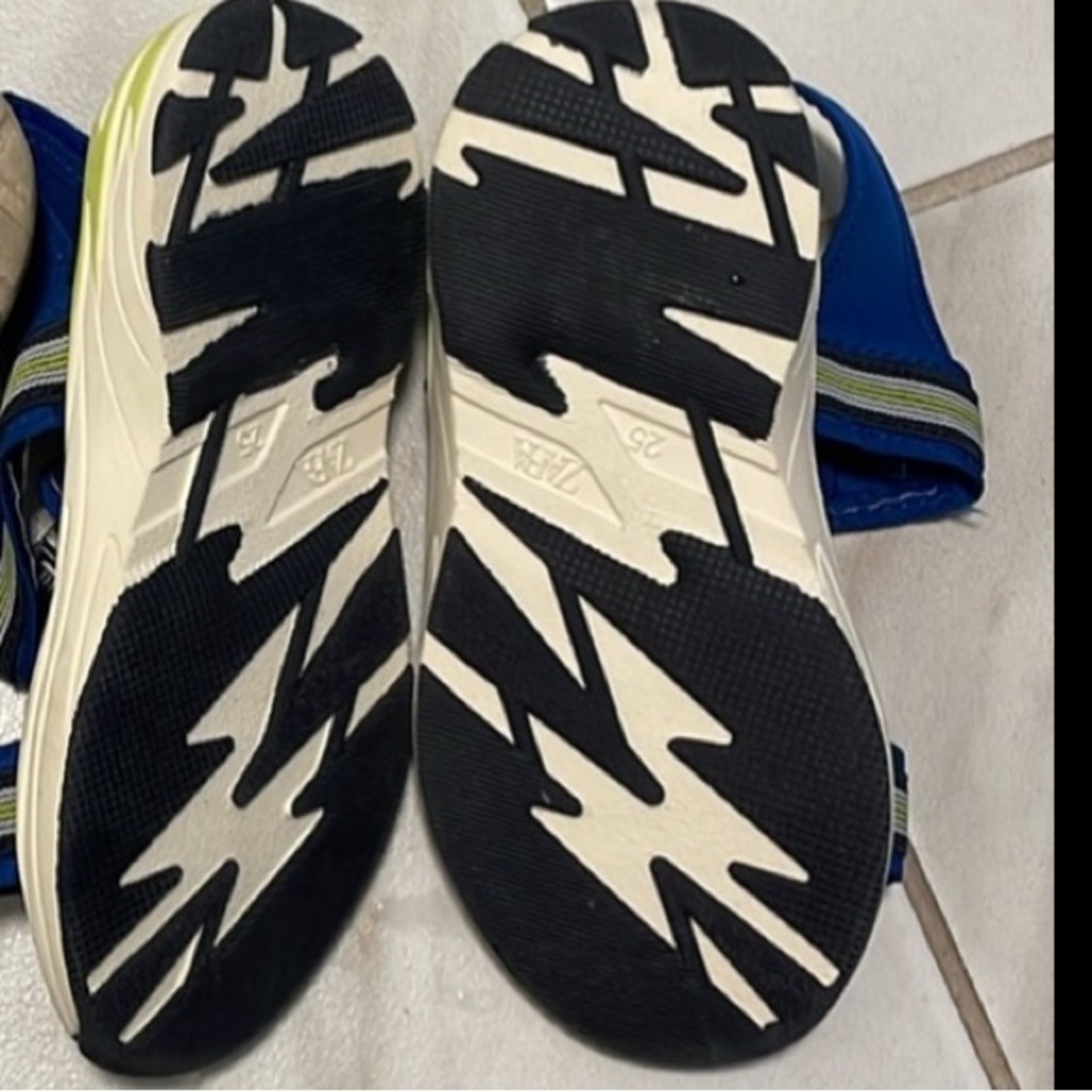 Bundle of 3 toddler GAP/ZARA /STO shoes - Picture 5 of 6